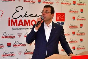 İmamoğlu Fatih'te muhtarlarla bir araya geldi
