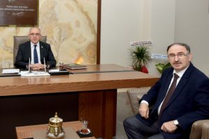 Bursa Mustafakemalpaşa Belediye Başkanı Kurtulan'dan yeni kaymakama ziyaret