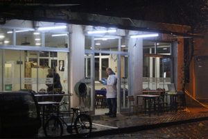 Kahvehane önünde silahlı saldırı: 1 yaralı