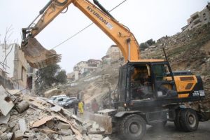 İsrail Doğu Kudüs'te Filistinlilere ait 3 evi yıktı