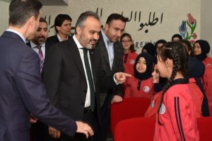 Bursa Büyükşehir Belediye Başkanı Aktaş okulun konferans salonunu açtı