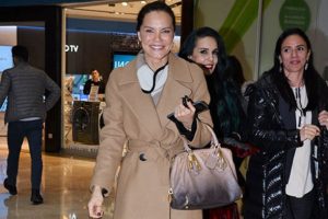 Ebru Şallı'nın mutluluğu g&ouml;zlerinden okunuyor