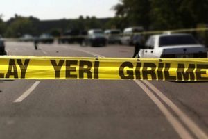 15 yaşındaki &ccedil;ocuk yol kenarında &ouml;l&uuml; bulundu