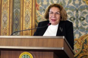 'Barış Man&ccedil;o, 'Aşıklık' geleneğini temsil eden, modern bir halk ozanıdır'