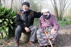 G&uuml;ler y&uuml;z ve tatlı s&ouml;zle 69 yıldır aynı yastığa baş koyuyorlar