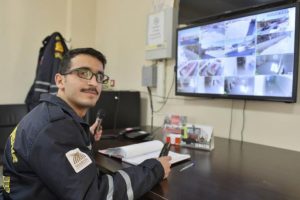 Oğlu ihbarları alıyor babası can kurtarıyor