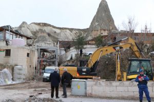 Kapadokya'daki otel yıkımına ara verildi