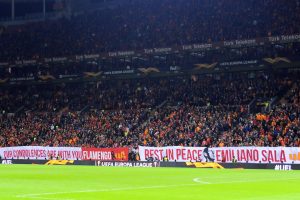 Galatasaray taraftarından anlamlı pankartlar