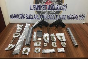 Uyuşturucu operasyonu: &Ccedil;ok sayıda g&ouml;zaltı