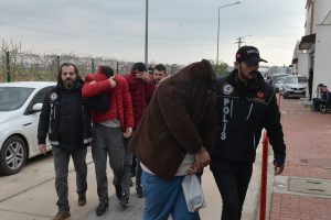 Uyuşturucu operasyonunda biri uzman &ccedil;avuş, 2 tutuklama