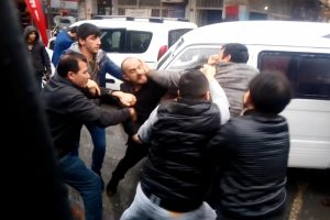 Yol ortasında meydan savaşı!