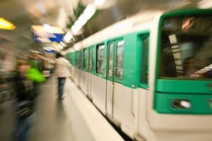 Paris metrosunda 'asitli saldırı' paniği