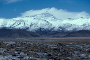 &Ccedil;in, Everest dağını turistlere kapattı