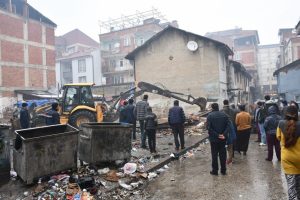 Bursa İneg&ouml;l'de temizlik operasyonu