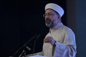 Erbaş: 'K&ouml;t&uuml;l&uuml;klerle m&uuml;cadelenin en iyi yolu, iyilikleri &ccedil;oğaltmaktır'