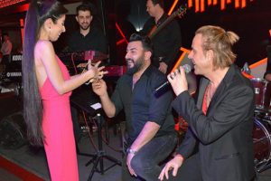 Soner Arıca'nın sahnesinde evlilik teklifi