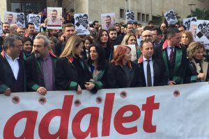 Bursa Adliyesi &ouml;n&uuml;nde "Adalet N&ouml;beti" etkinliği