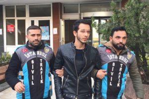 Motosikletli trafik magandası &uuml;niversite &ouml;ğrencisi &ccedil;ıktı