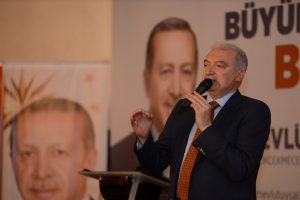 Uysal, B&uuml;y&uuml;k&ccedil;ekmece'nin geleceğini gen&ccedil;lere emanet etti
