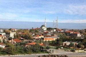 O k&ouml;y&uuml;n başına talih kuşu kondu!