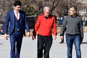 &Uuml;&ccedil; nesil &ouml;ğretmen aynı okulda g&ouml;rev yapıyor