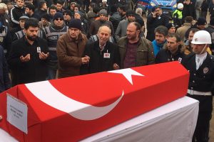 Rehine operasyonunda şehit olan polis memuru, g&ouml;zyaşlarıyla uğurlandı