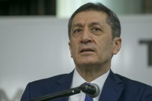 Bakan Sel&ccedil;uk: Sınav sistemimizi d&uuml;zenleyemezsek, &ouml;n&uuml;m&uuml;zde b&uuml;y&uuml;k problemler var