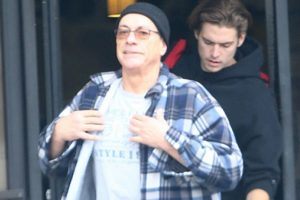 Jean Claude Van Damme b&ouml;yle g&ouml;r&uuml;nt&uuml;lendi