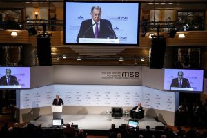 Lavrov'dan muhabire tepki