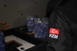G&uuml;rbulak Sınır Kapısı'nda 25 kilo eroin ele ge&ccedil;irildi