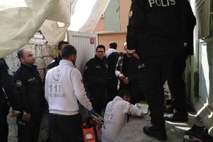 20 yaşındaki Emre, evde &ouml;l&uuml; bulundu