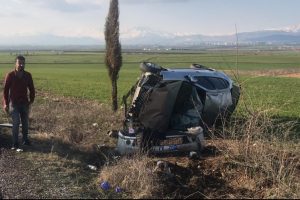 Hurdaya d&ouml;nen otomobilden burnu bile kanamadan &ccedil;ıktı