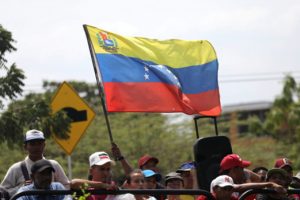 Sağcı AP &uuml;yeleri Venezuela'ya alınmadı