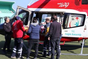 Ambulans helikopter solunum hastası i&ccedil;in havalandı