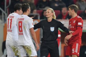 İran, kadın hakem var diye Bayern M&uuml;nih ma&ccedil;ını yayınlamadı