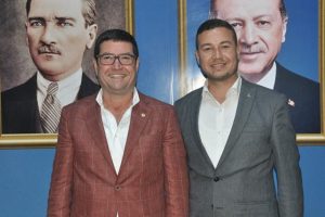 CHP'den aday g&ouml;sterilmeyince AK Parti'ye ge&ccedil;en Barış Saylak, Cumhurbaşkanı Erdoğan'ı aradı: Baş tacısınız reisim
