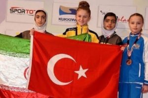 Selen G&uuml;nd&uuml;z g&ouml;n&uuml;lleri de fethetti!