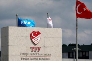 TFF y&ouml;netimi kul&uuml;p başkanlarıyla bir araya geliyor