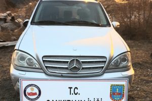&Uuml;lkeye yasa dışı getirilen l&uuml;ks cip ele ge&ccedil;irildi