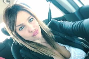 Yıldız isimden annesine sert tepki: Şu fotoğrafları atmayı bırak, 40 yaşındasın sen