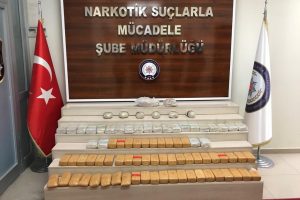 Evin banyosunda 45 kilo eroin ele ge&ccedil;irildi