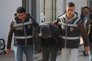 Korkutmak i&ccedil;in bacağından vurdu, &ouml;ld&uuml;