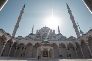 &Ccedil;amlıca Camisi'nin a&ccedil;ılmasına sayılı g&uuml;nler kaldı