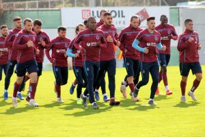 Trabzonspor'da G&ouml;ztepe ma&ccedil;ı hazırlıkları moralsiz başladı