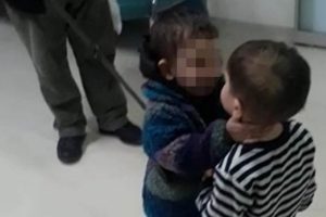 &Ccedil;ocukları o halde g&ouml;ren şaşkına d&ouml;nd&uuml;