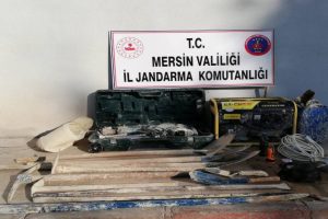İzinsiz kazı yapan 5 kişi su&ccedil;&uuml;st&uuml; yakalandı