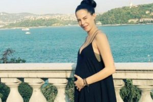 Spiker Dilara G&ouml;nder Yalın anne oldu