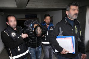 G&ouml;zaltına alındı: 30 kadının g&ouml;r&uuml;nt&uuml;leri &ccedil;ıktı... Bin 150 kadına satmış