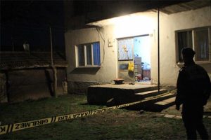 Her şey işe gitmeyince ortaya &ccedil;ıktı! Eve gelen yakınları...