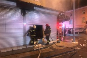 Markette &ccedil;ıkan yangında maddi zarar meydana geldi